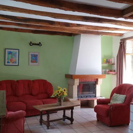 Gites Les Vieux Chenes 度假居 *